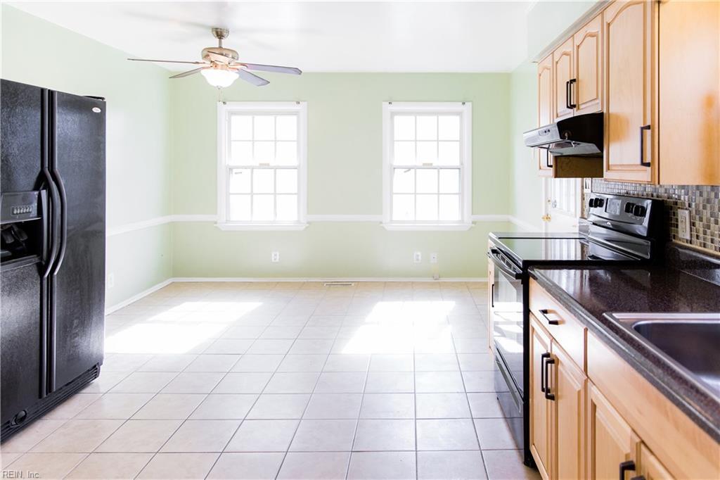 67 Cushing St - Photo 1