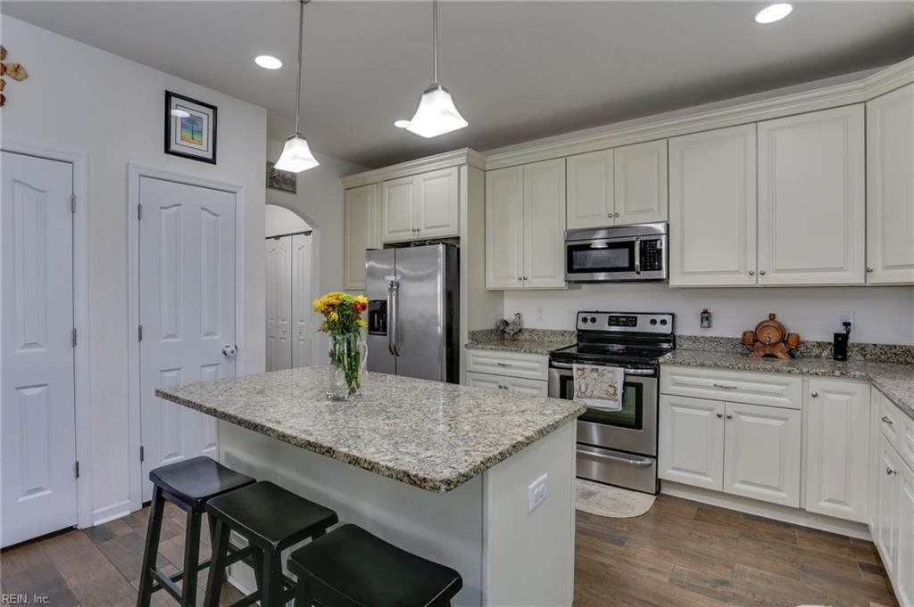 1014 Avenue H - Photo 1