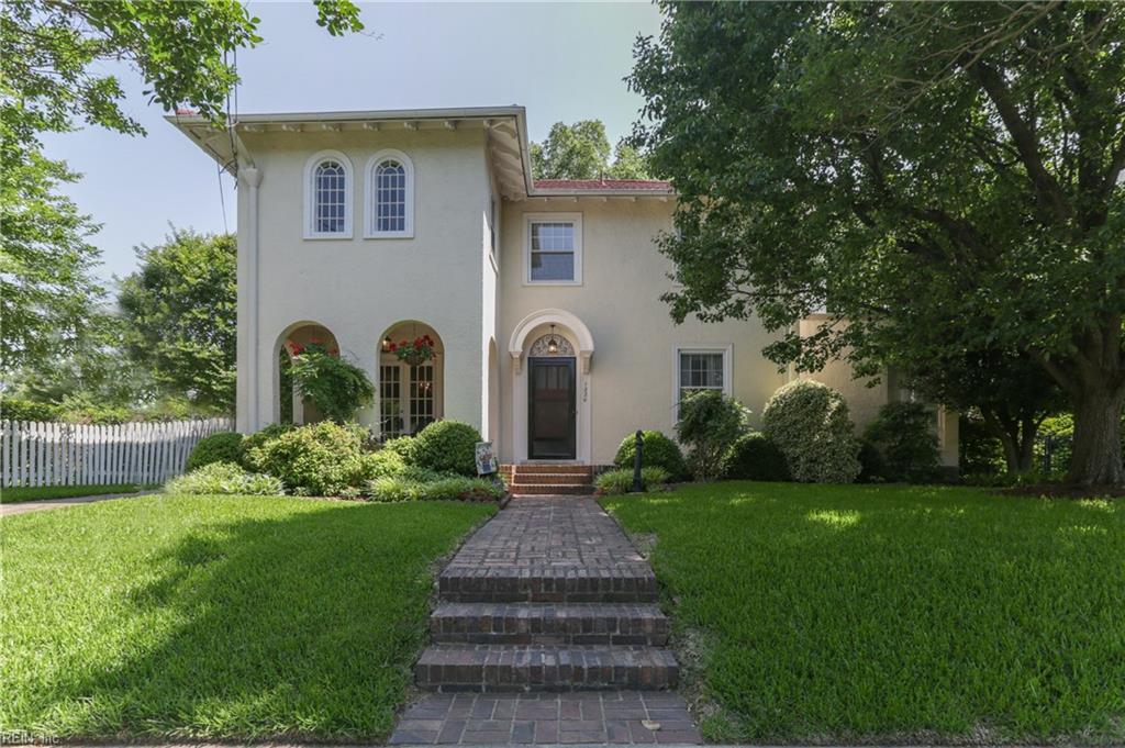 1220 Spotswood Ave - Photo 1