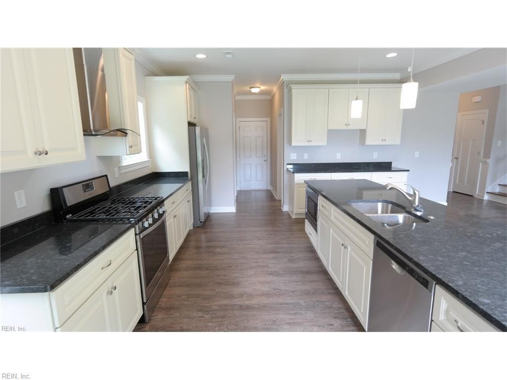 1632 Columbia Ave - Photo 1