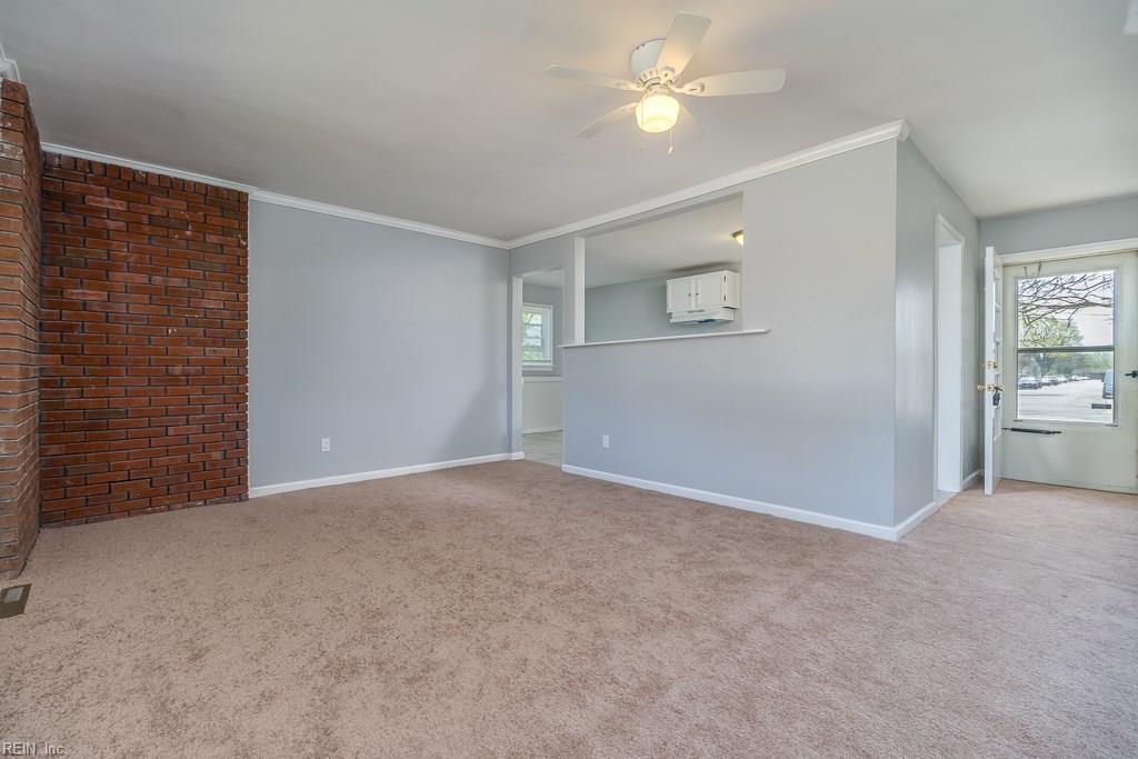 112 Findley Sq - Photo 1