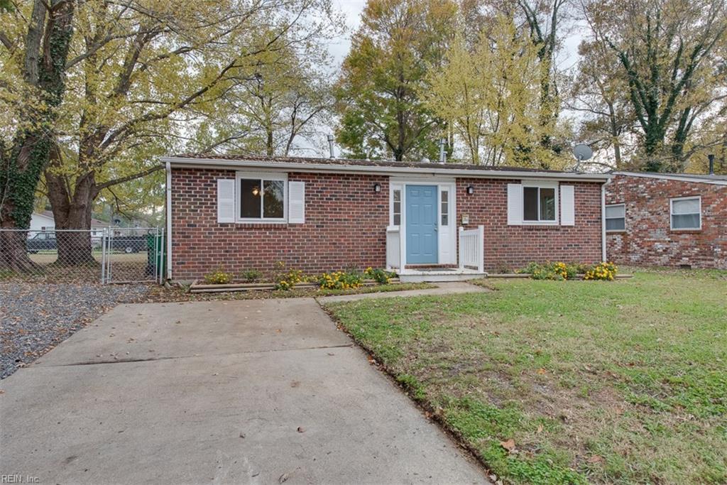 2404 Andrews Blvd - Photo 1