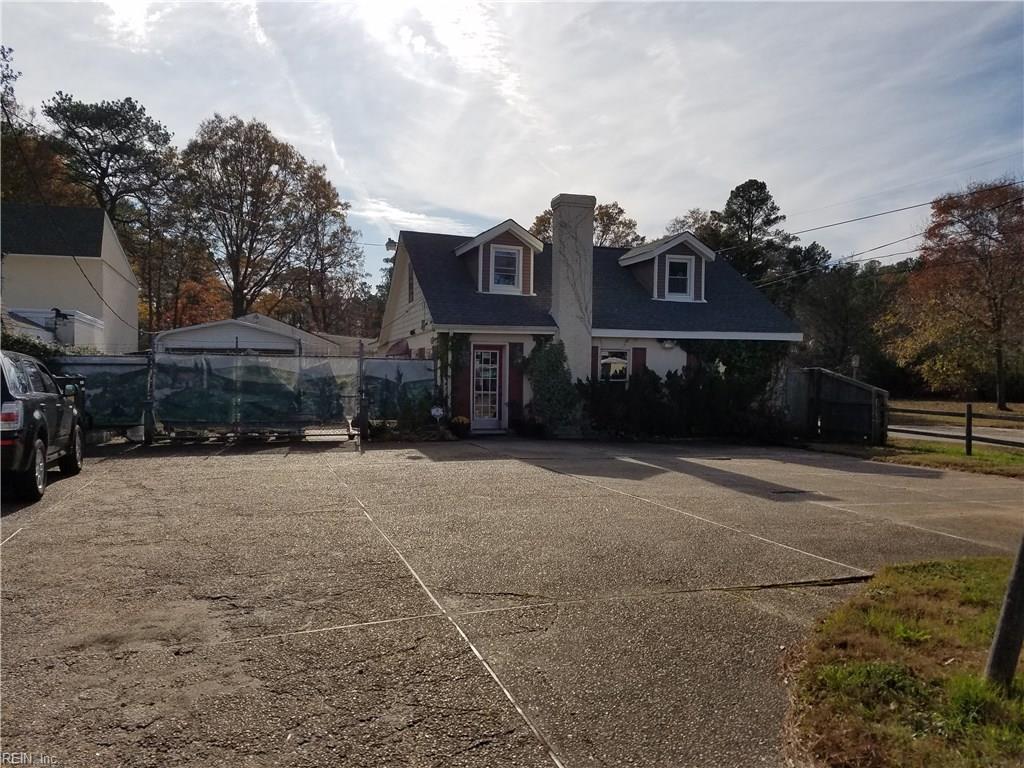 1361 Virginia Beach Blvd - Photo 1