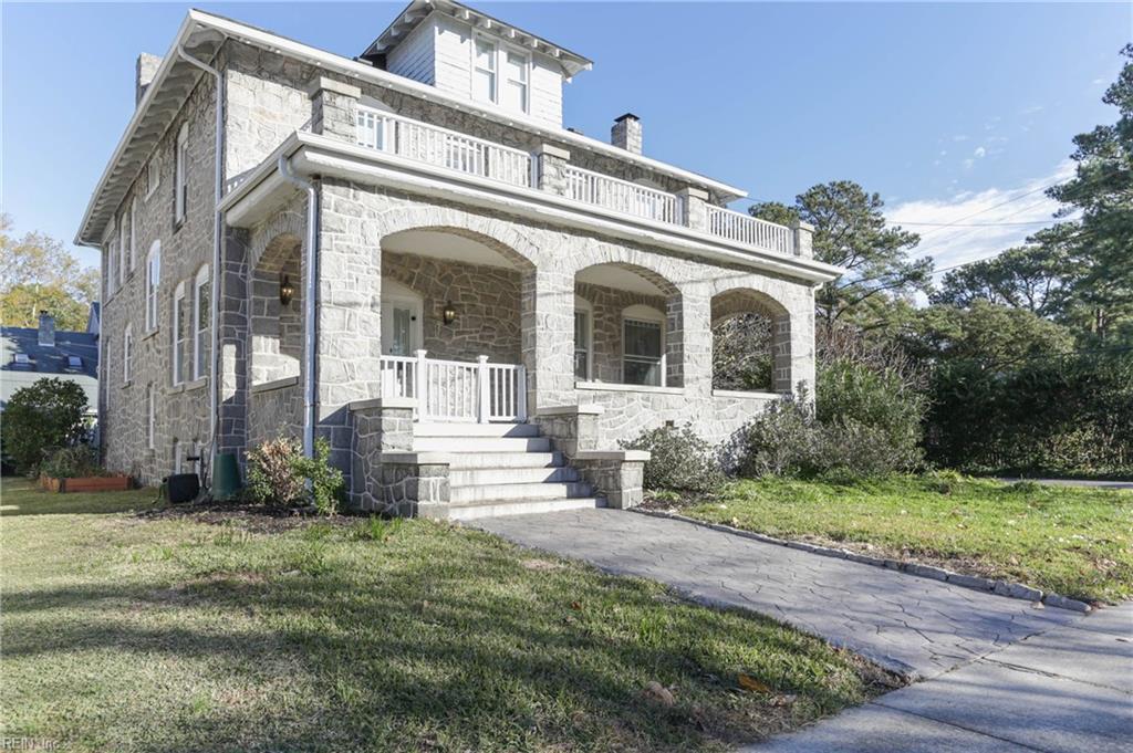 1104 Bedford Ave - Photo 1