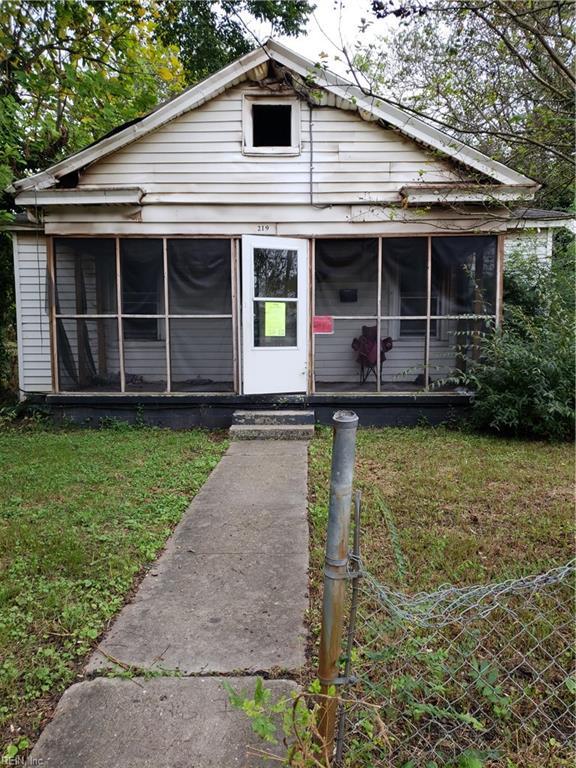 219 Capital St - Photo 1