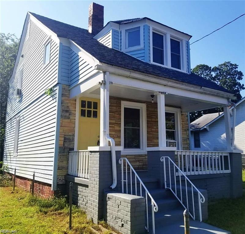 834 30th St - Photo 1