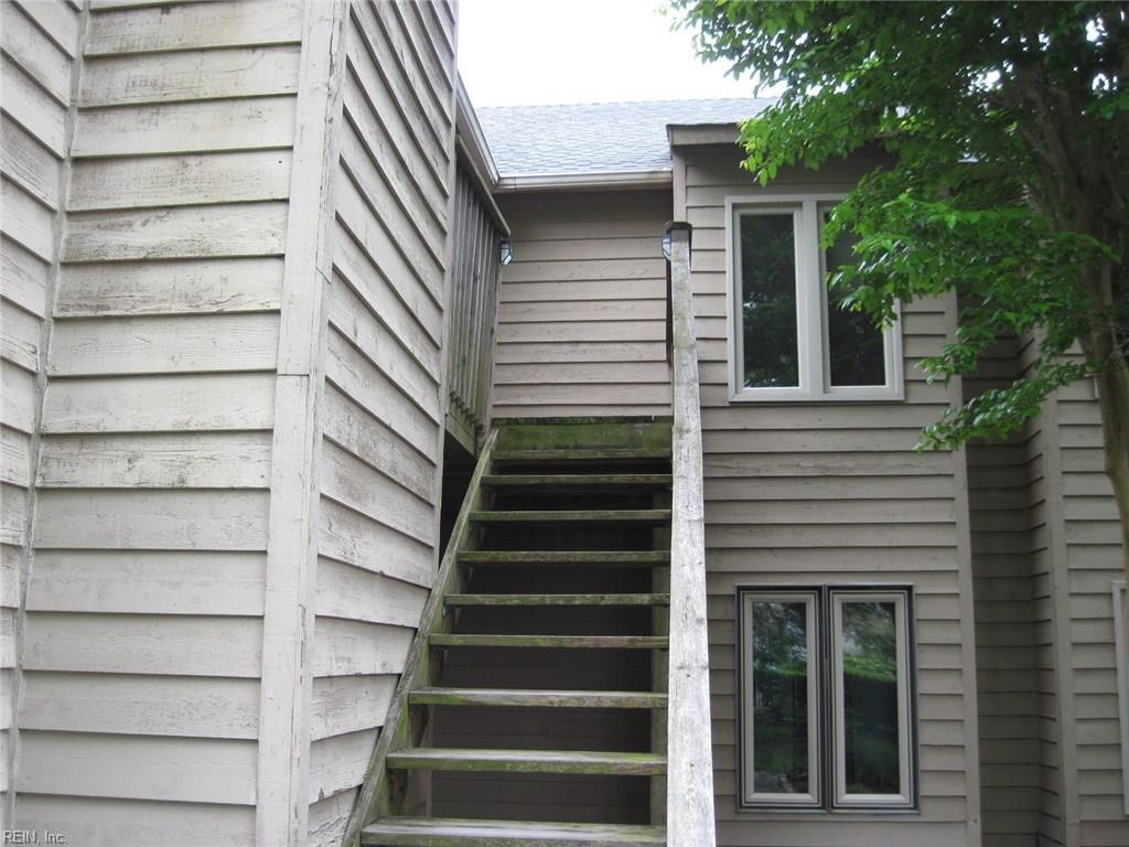 646 Pinewood Dr - Photo 1