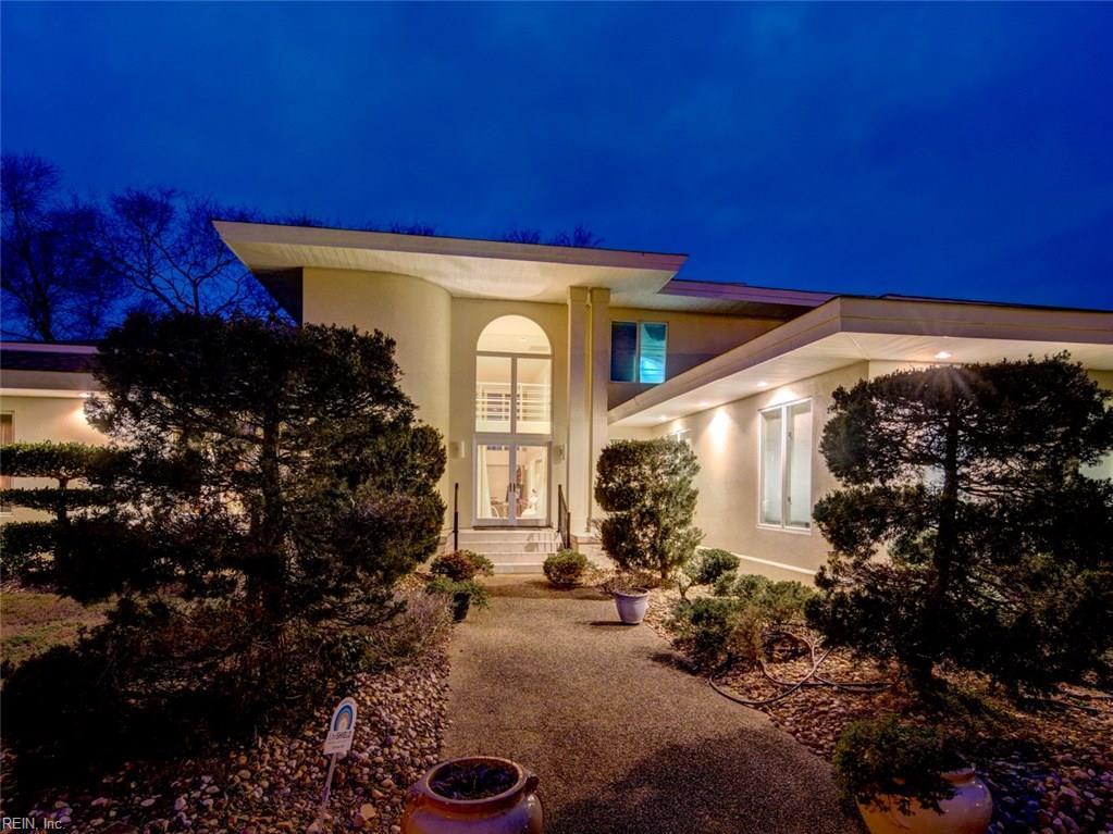 105 Riverside Dr - Photo 1