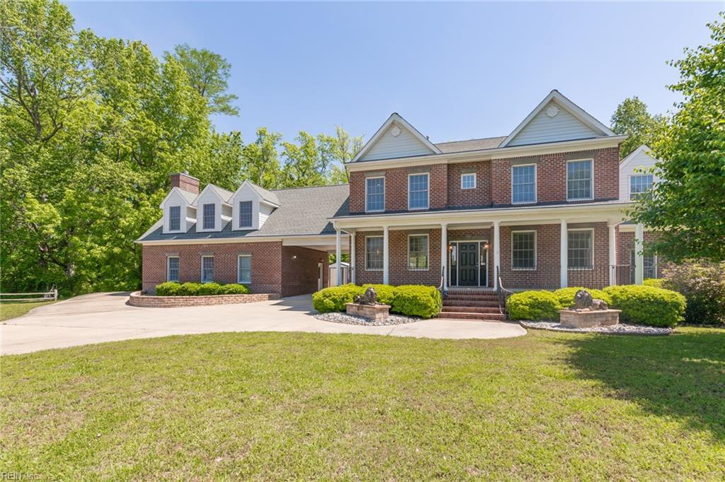 135 Matthews Dr - Photo 1