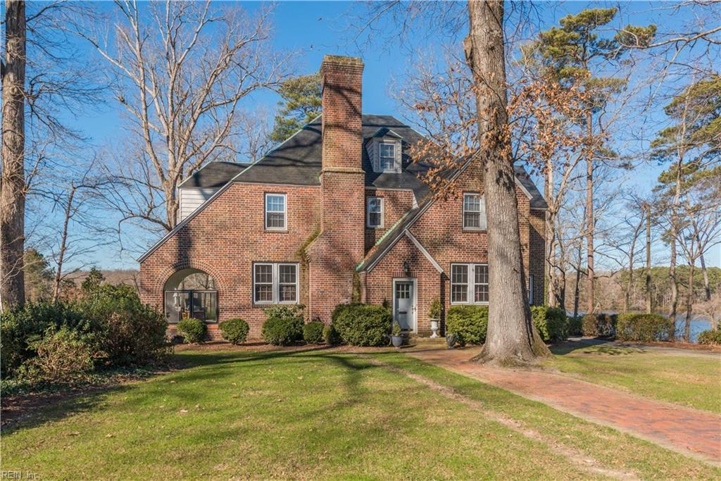 523 Riverview Dr - Photo 1