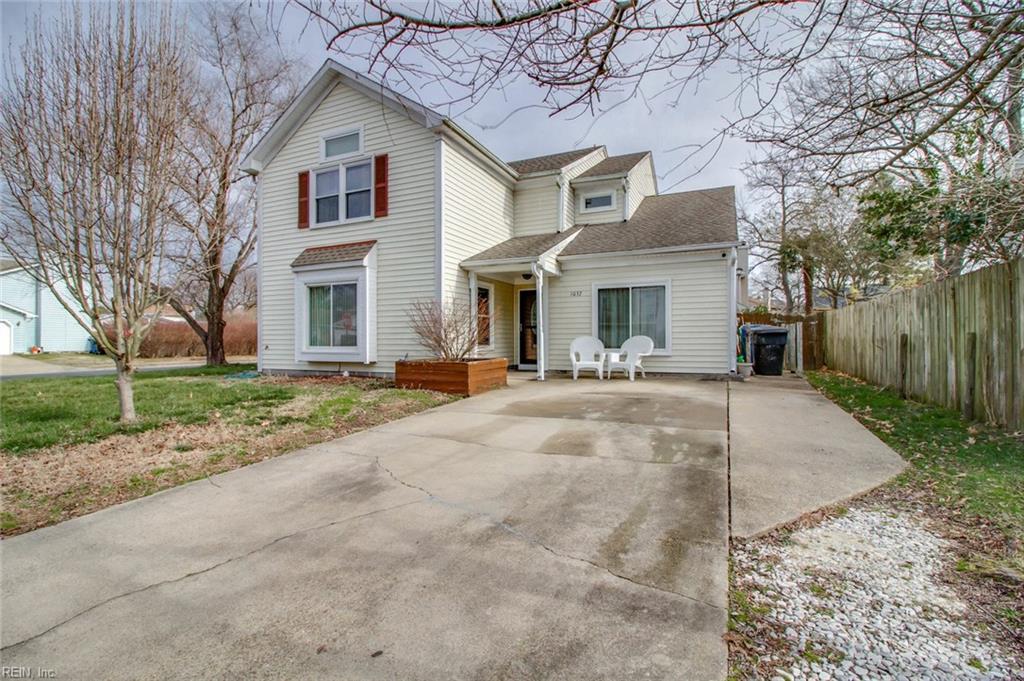 1032 Capstone Xing - Photo 1