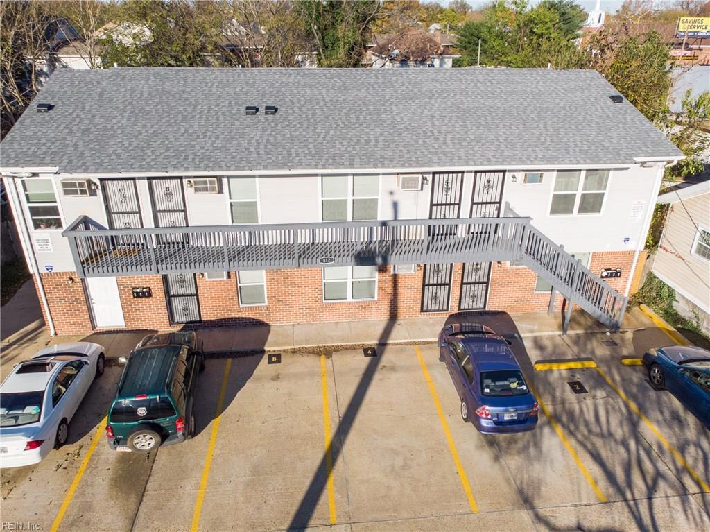 812 27th St - Photo 1