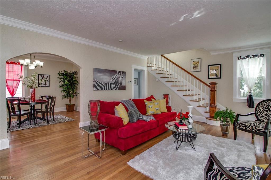 157 Randall Ave - Photo 1