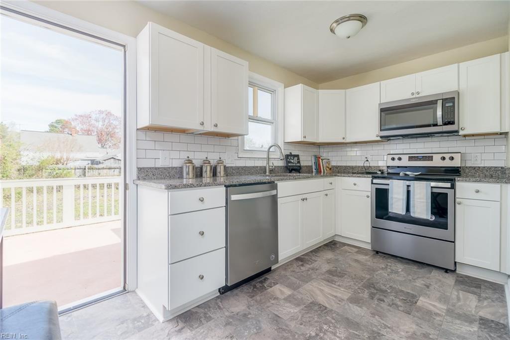634 Newport News Ave - Photo 1