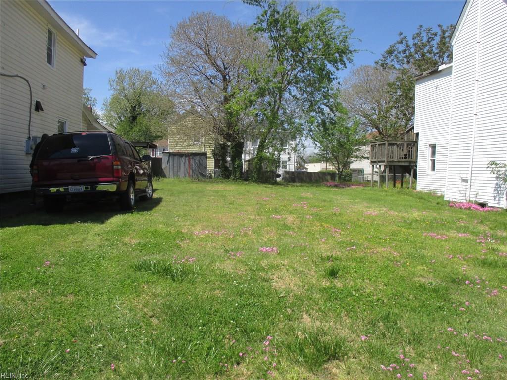 1149 29th St - Photo 1