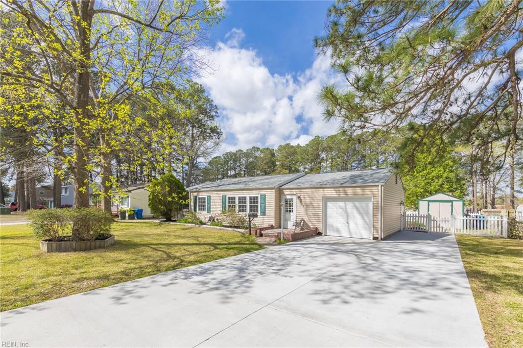 645 Lynnhaven Rd - Photo 1