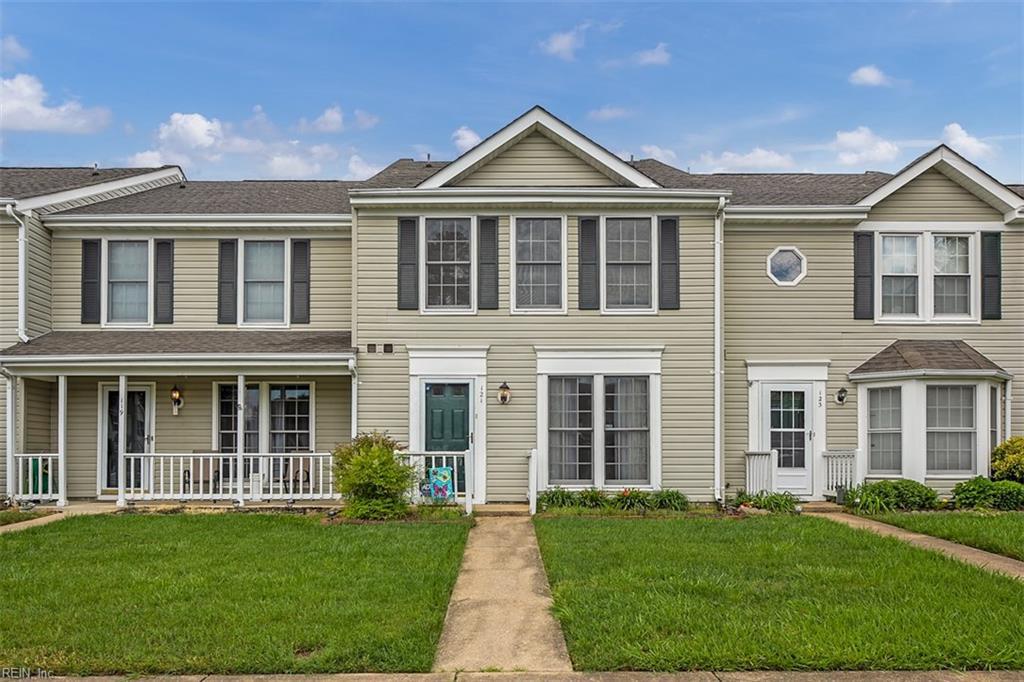 121 Sterling Ct - Photo 1