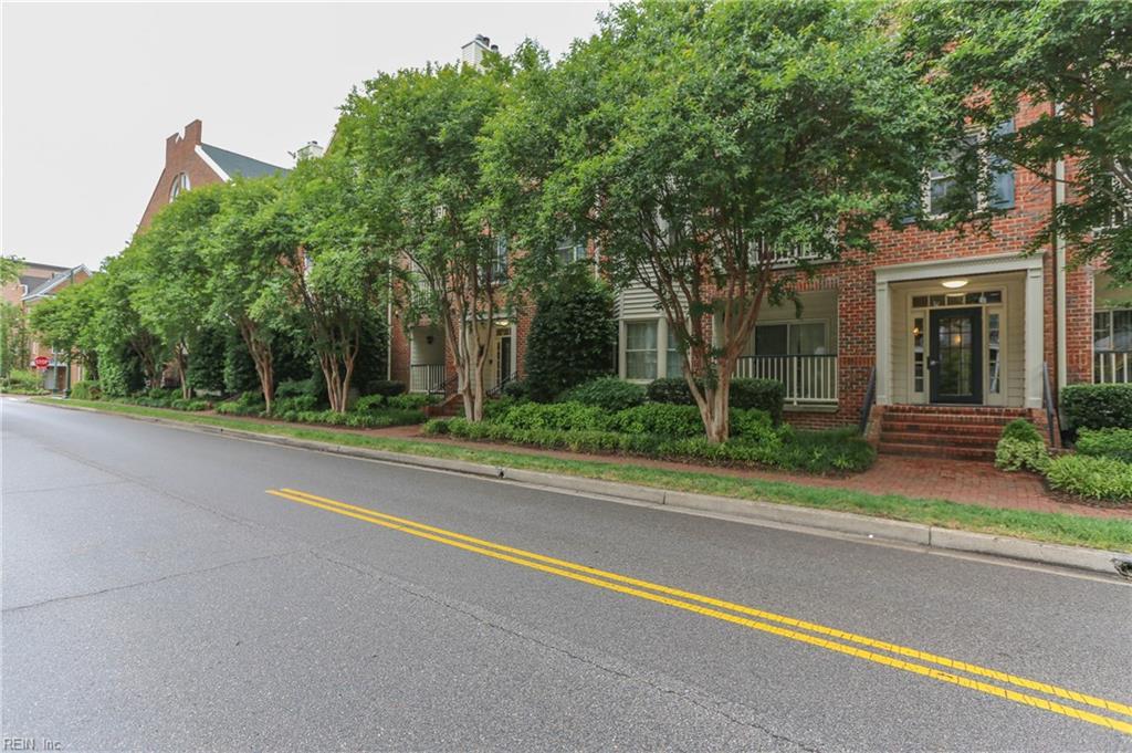 321 Duke St - Photo 1