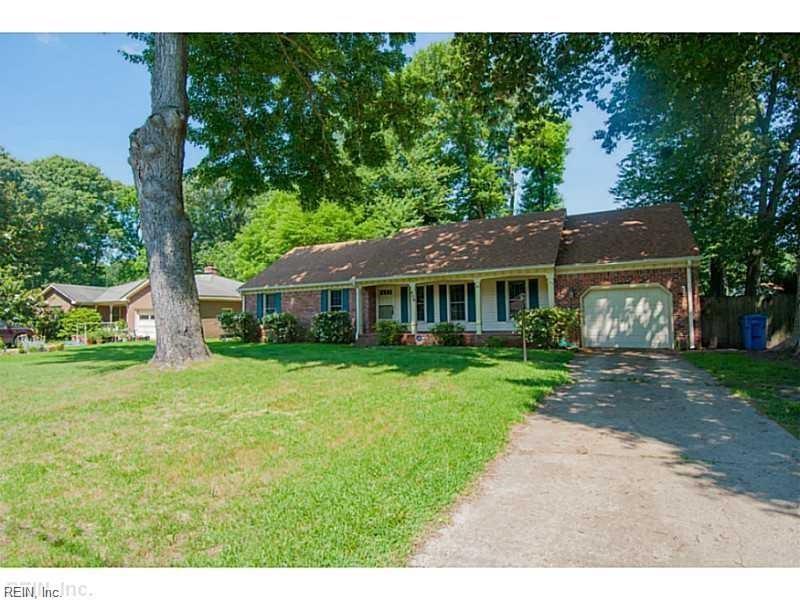 956 Hollywood Dr - Photo 1
