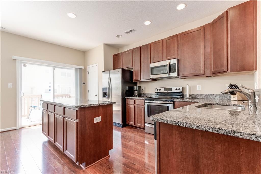 245 Carnelian St - Photo 1