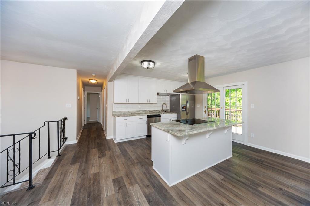 9504 Alpine St - Photo 1