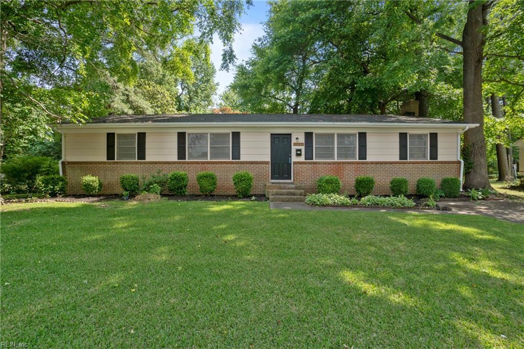 1129 Carrington Cres - Photo 1