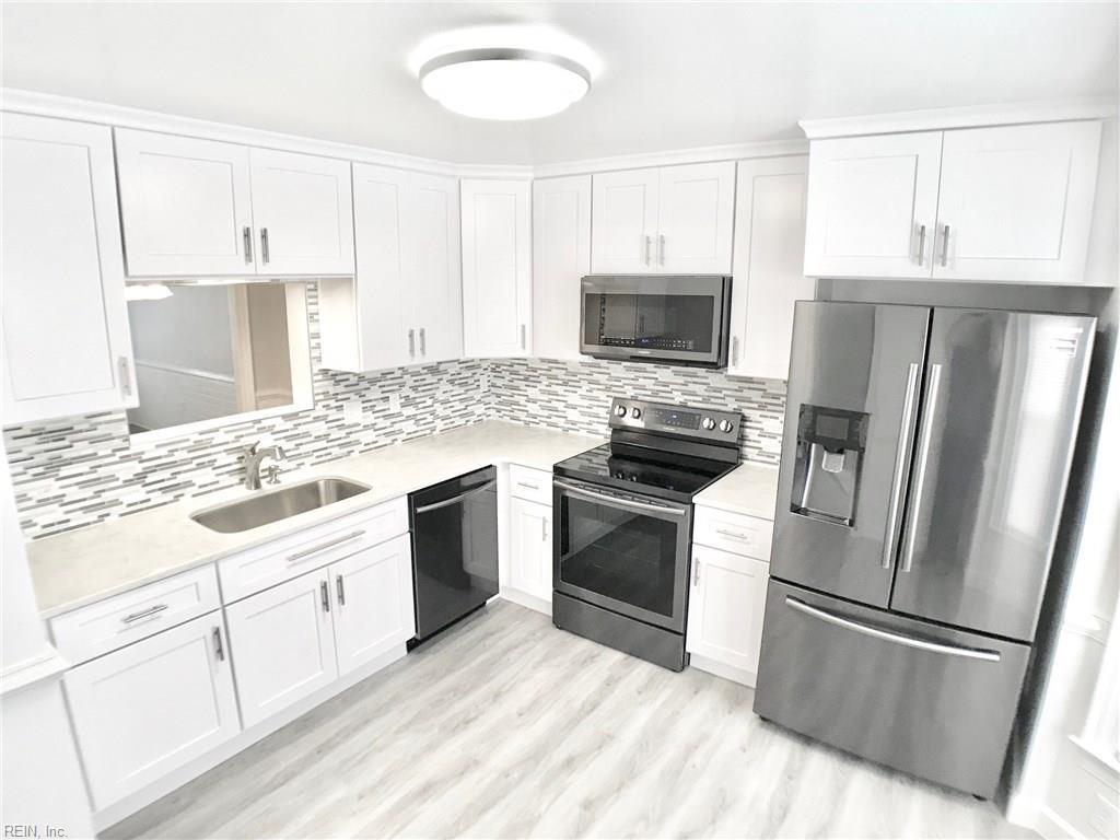 327 Middle Oaks Dr - Photo 1