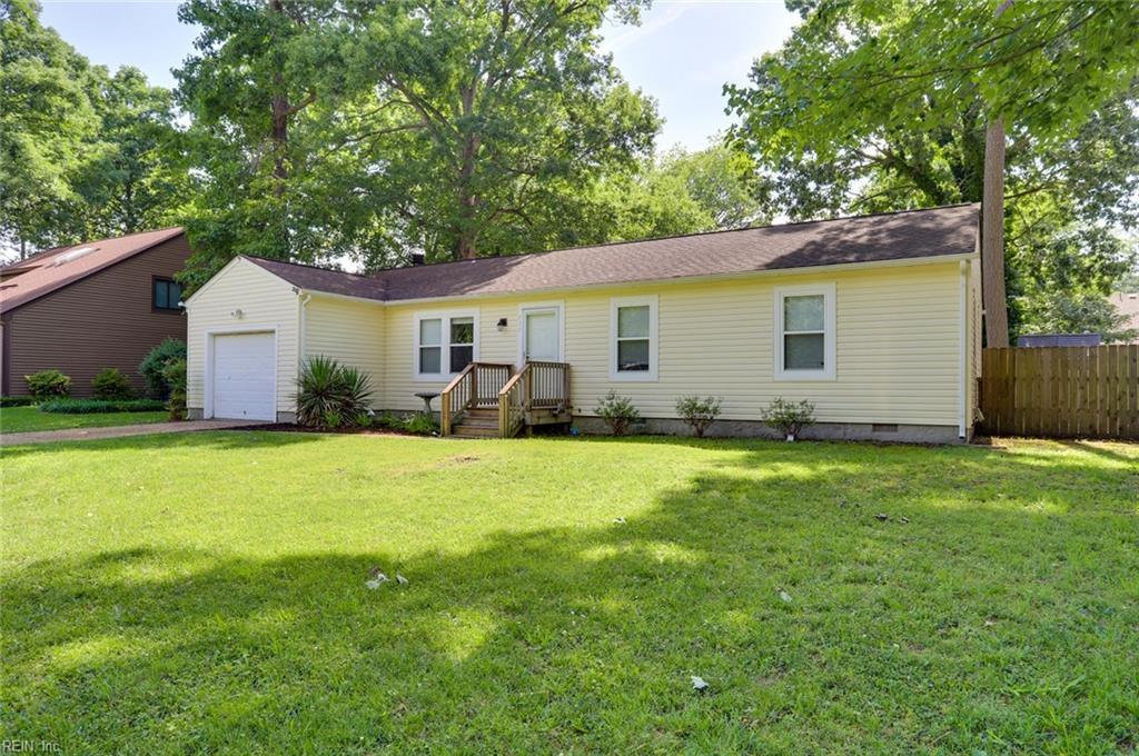 736 Pelham Dr - Photo 1