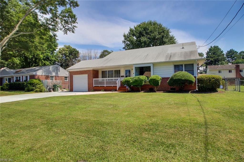 1633 Skyline Dr - Photo 1