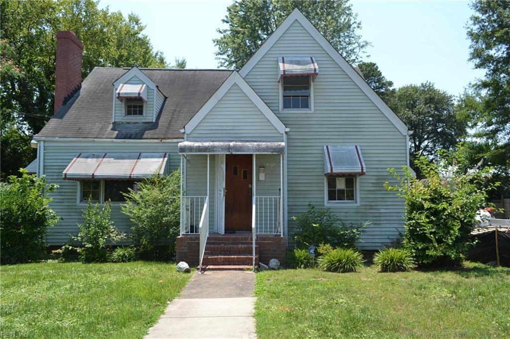 1527 Summit Ave - Photo 1