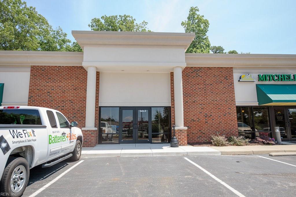 663 Turnberry Blvd - Photo 1
