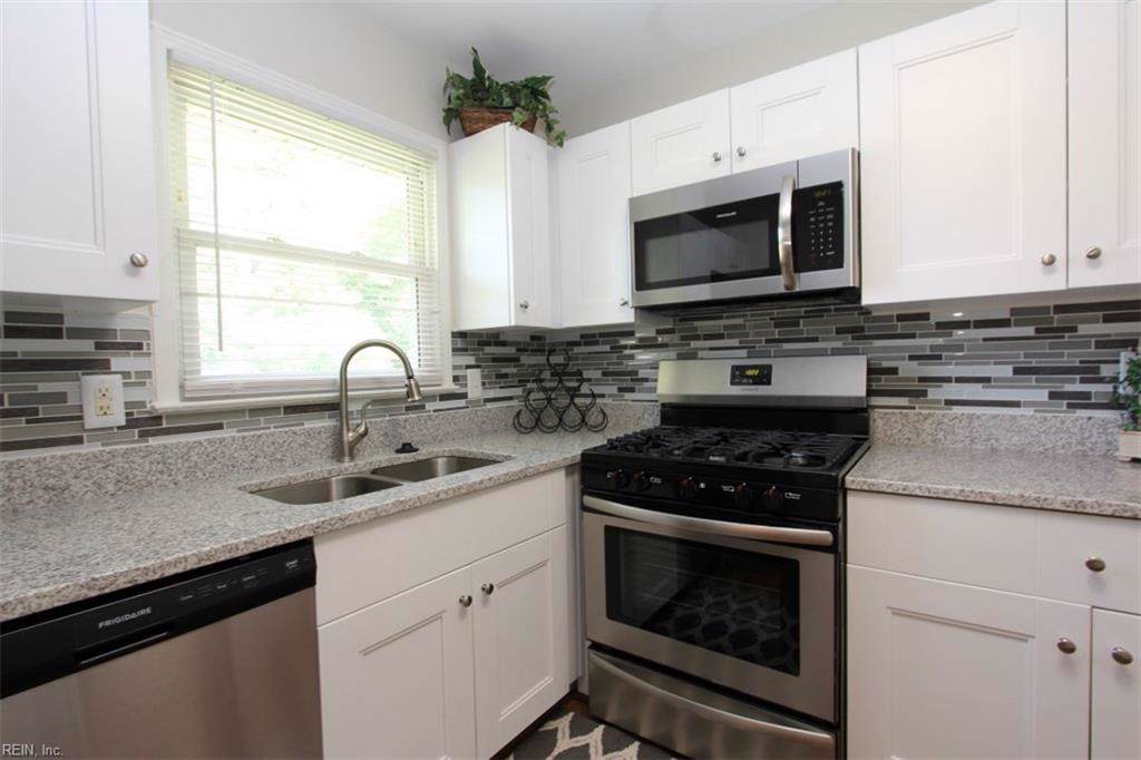 1412 Cavalier Blvd - Photo 1