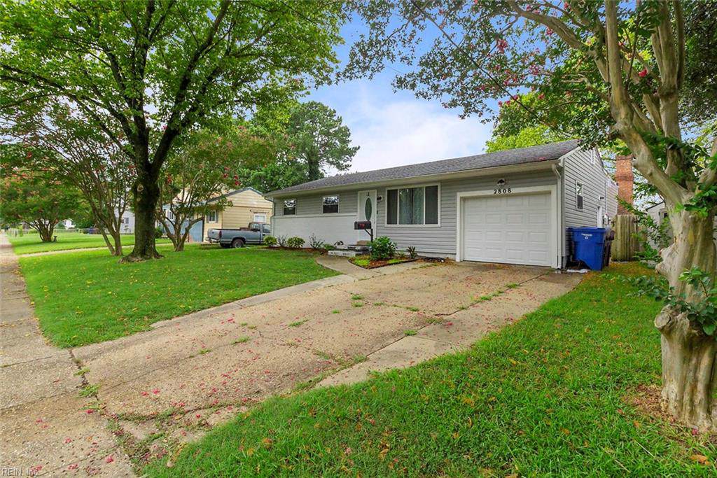 2808 Southport Ave - Photo 1