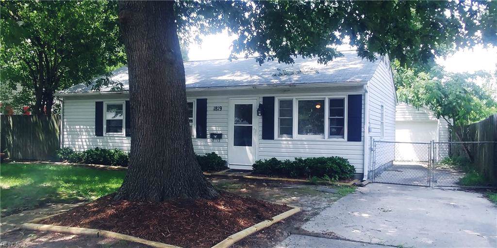 1819 Bancroft Dr - Photo 1