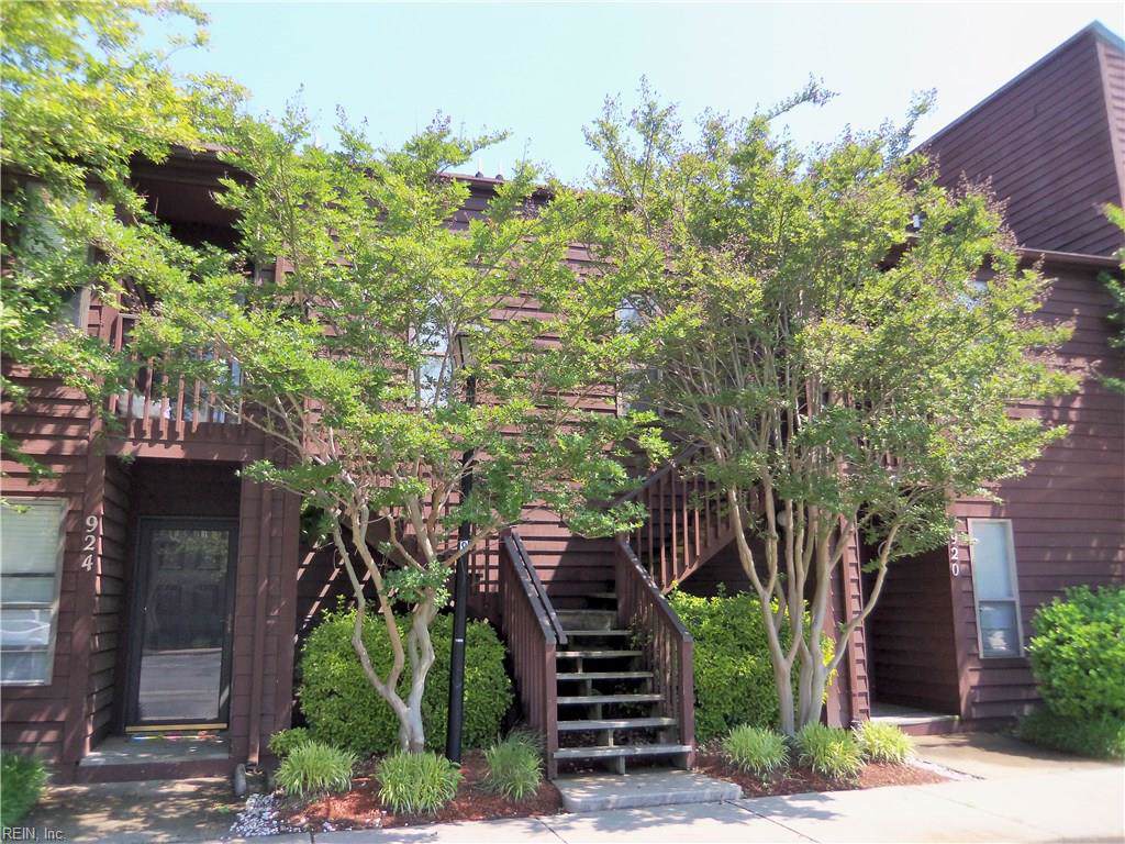 922 Rudee Ct - Photo 1