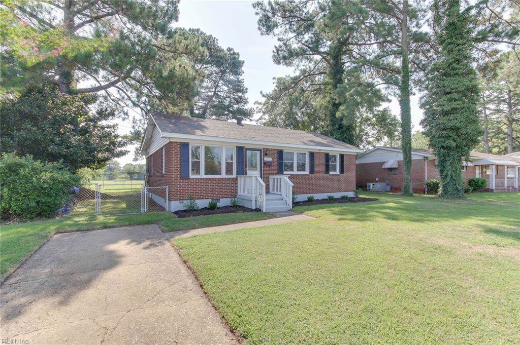 1413 Ekstine Dr - Photo 1