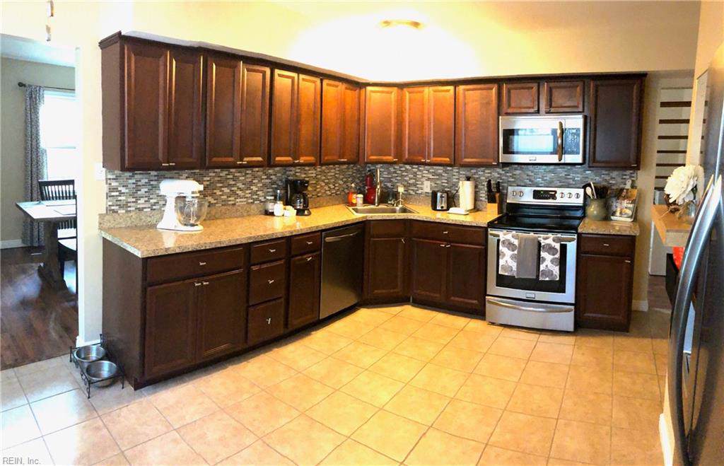 1909 Clayton Ct - Photo 1