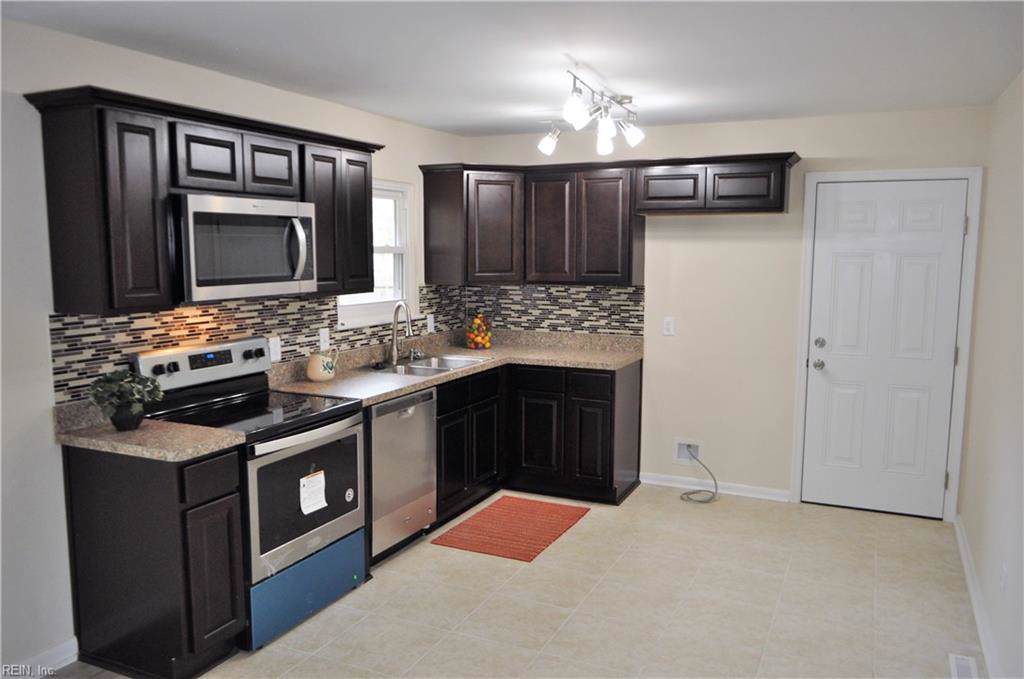 804 Ole Towne Ct - Photo 1