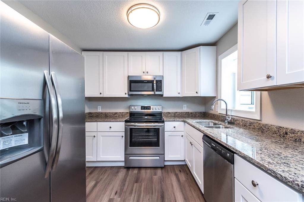 616 Nottingham Dr - Photo 1