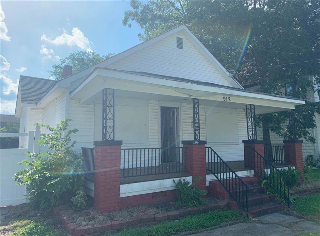 912 Stewart St - Photo 1