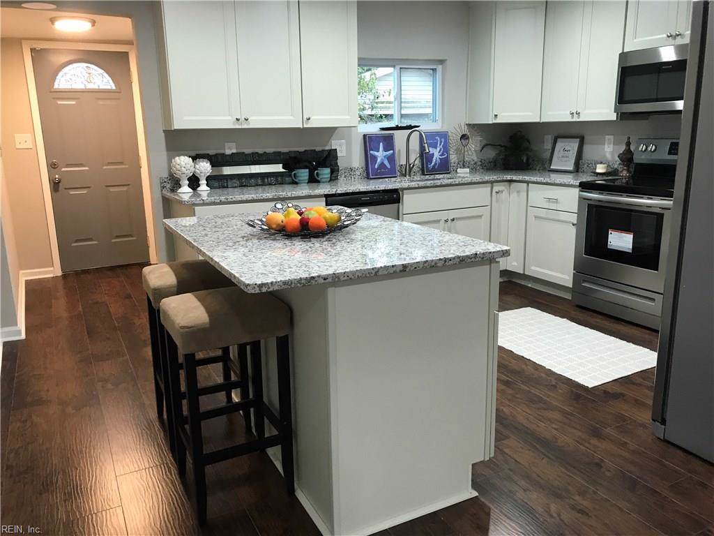 71 Maple Ave - Photo 1