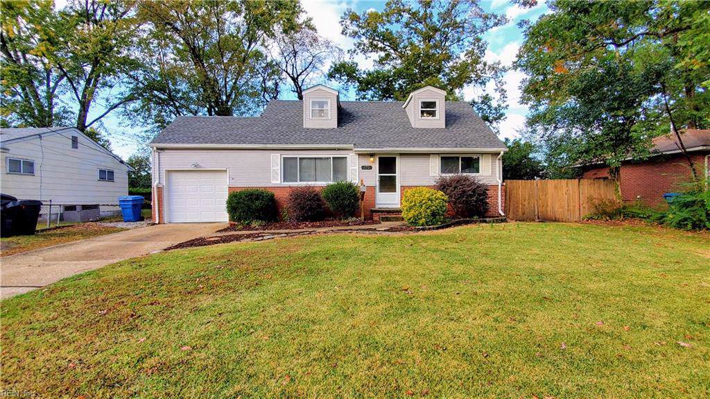 572 Rose Marie Ave - Photo 1