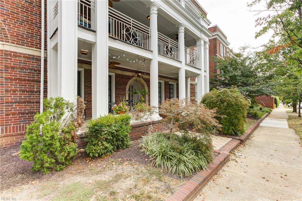 2814 Kensington Ave - Photo 1