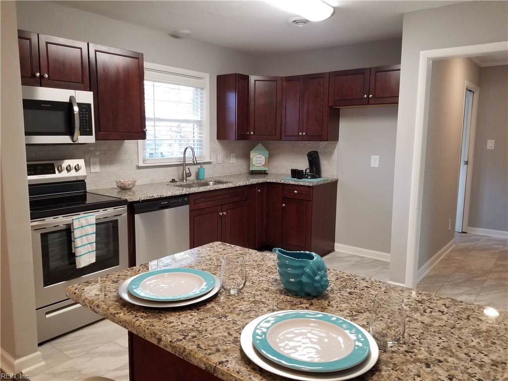 3512 Collins Blvd - Photo 1