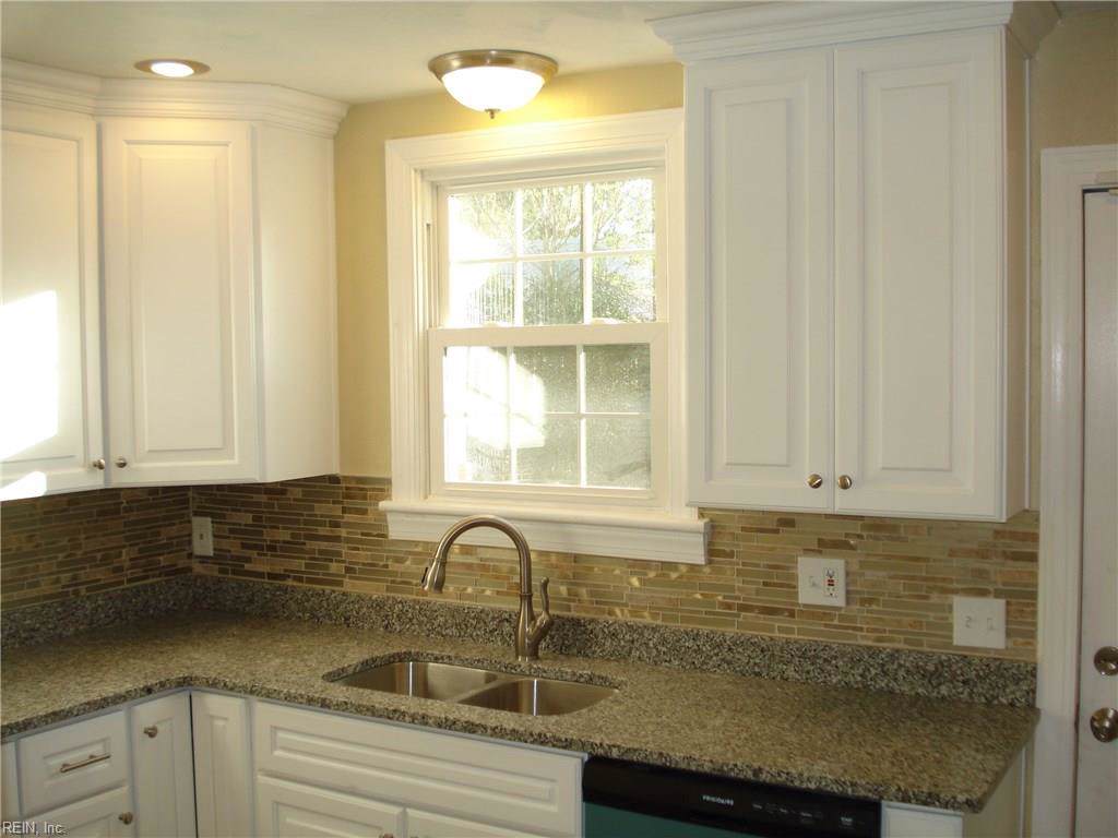 422 Melville Rd - Photo 1