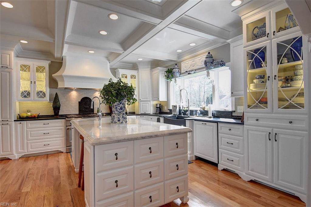 1309 Sarasan Ct - Photo 1