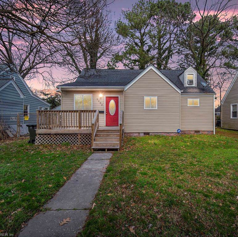 2202 Pershing Ave - Photo 1