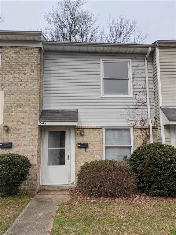 1542 Darren Cir - Photo 1