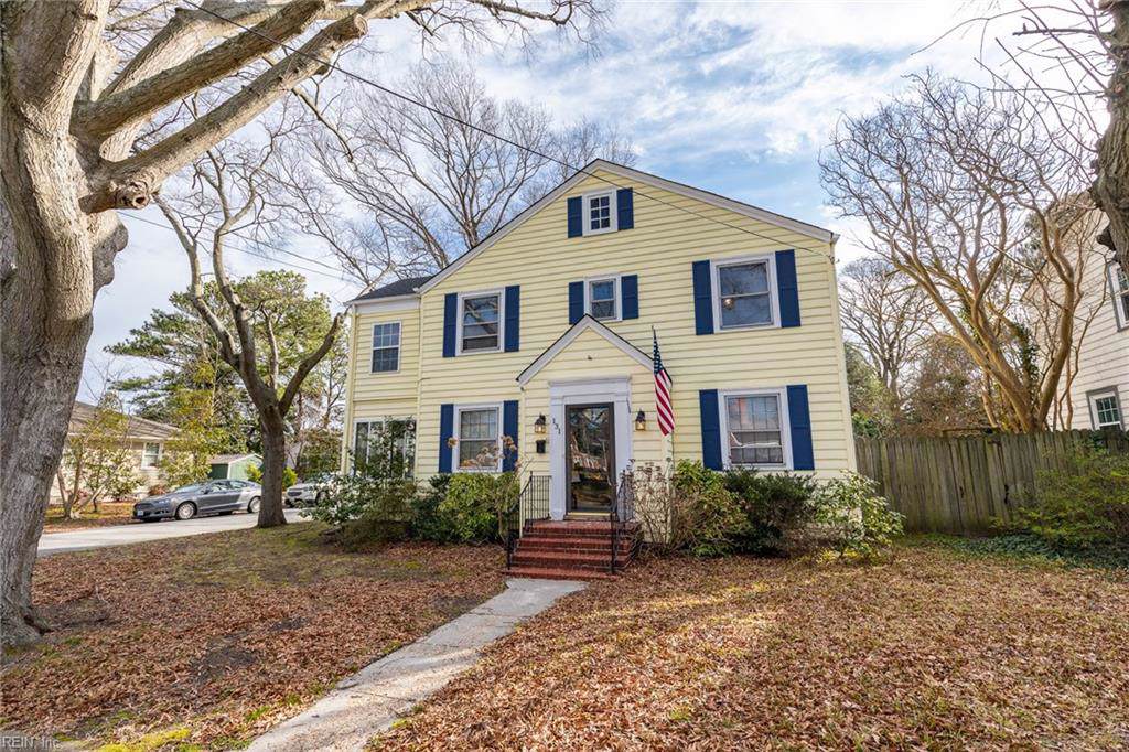 131 Constitution Ave - Photo 1