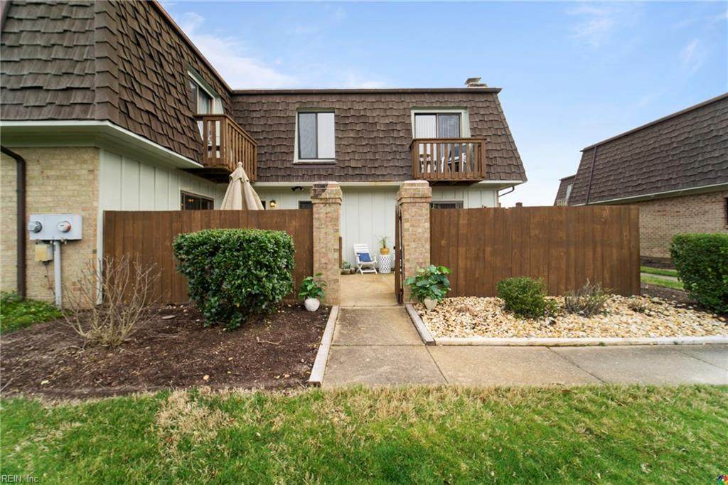 674 Ocean Lakes Dr - Photo 1